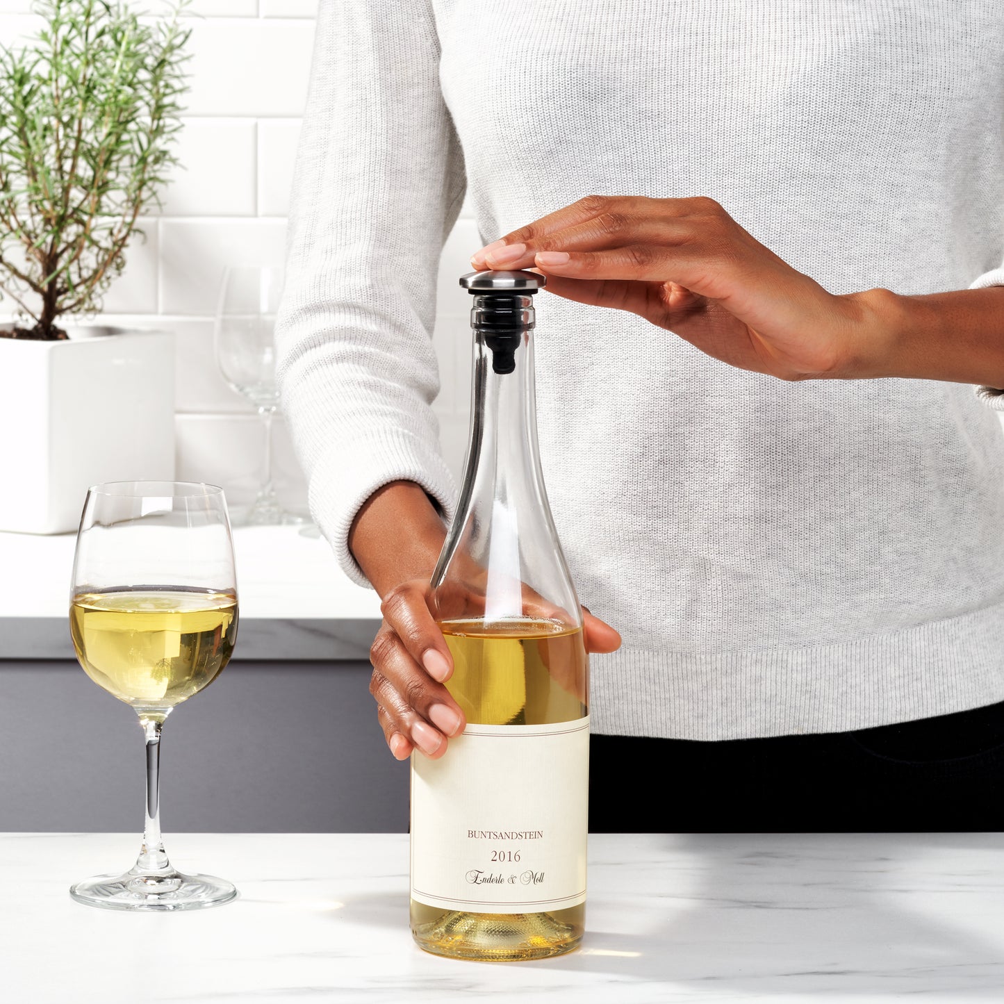 จุกปิดและล็อคอากาศไวน์แบบกดได้ แบบเซ็ต 2 ชิ้น I OXO STL SPILLPROOF WINE STOPPER SET