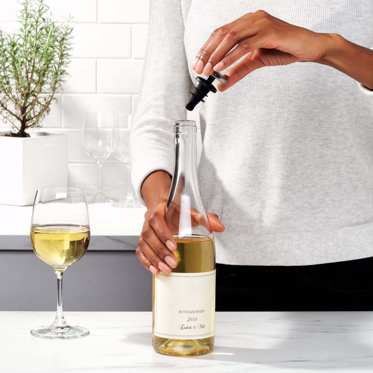 จุกปิดและล็อคอากาศไวน์แบบกดได้ แบบเซ็ต 2 ชิ้น I OXO STL SPILLPROOF WINE STOPPER SET