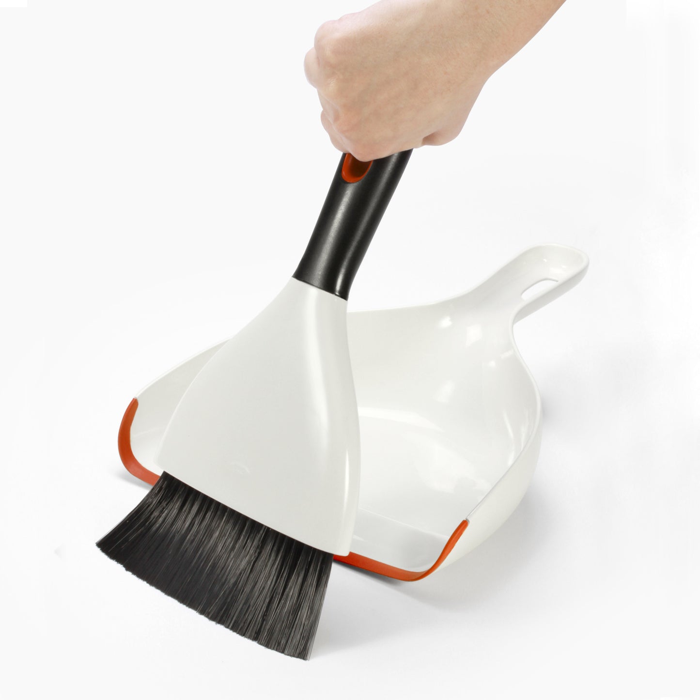 แปรงกวาดเศษผง พร้อมที่โกย ขนาดใหญ่ l OXO GG Dustpan and Brush Set
