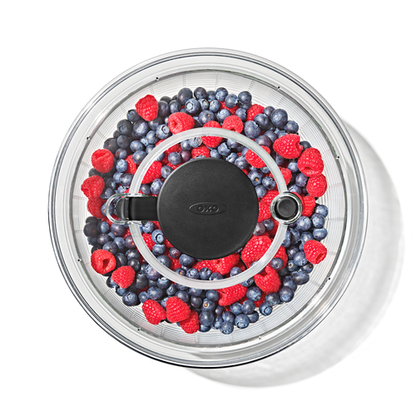 สลัดสปินเนอร์ ขนาดเล็ก ที่สลัดน้ำออกจากผัก | OXO Little Salad & Herb Spinner