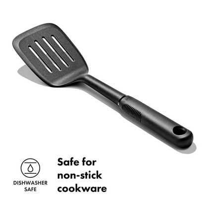 ตะหลิว ไนล่อน มีร่อง  I OXO NYLON SLOTTED TURNER