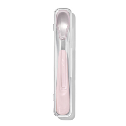 ช้อนป้อนอาหารเด็กแบบพกพา สีชมพูพาสเทล I OXO TOT ON-THE-GO FEEDING SPOON - BLOSSOM