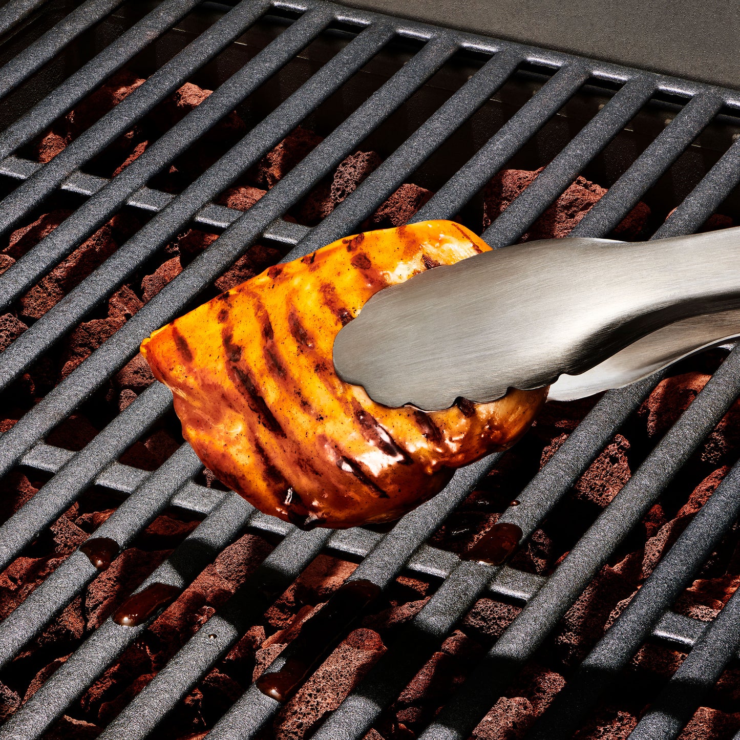 ที่คีบอาหารสแตนเลส ขนาด 16 นิ้ว พร้อมเปิดฝาขวด l OXO GG Grilling Tongs with Built-In Bottle Opener