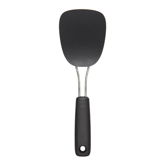 ตะหลิวไนลอน รุ่นเฟลกซิเบิล เทอร์เนอร์ สีดำ l OXO GG Nylon Flexible Turner Black