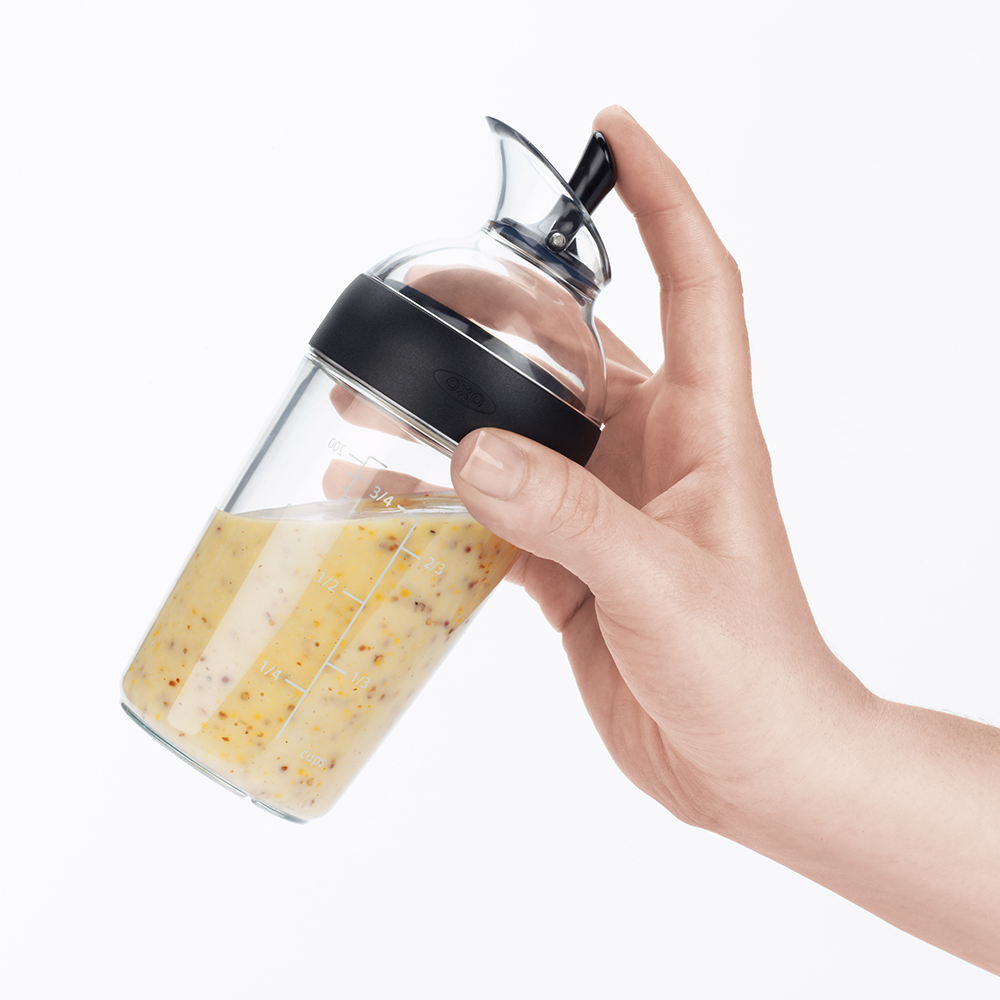 ขวดผสมน้ำสลัด สีดำ l OXO GG Little Salad Dressing Shaker Black