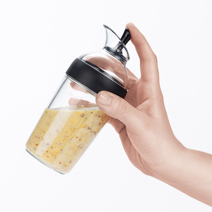 ขวดผสมน้ำสลัด สีดำ l OXO GG Little Salad Dressing Shaker Black