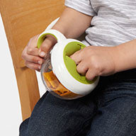 ถ้วยใส่ขนม แบบพกพา สีเขียว | OXO Tot Flippy™ Snack Cup with Travel Cover Green