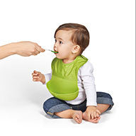 ผ้ากันเปื้อนเด็ก สีเขียว | OXO Tot Roll-Up Bib Green