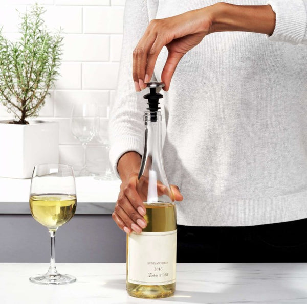 จุดปิดและล็อคอากาศไวน์แบบกดได้ l OXO SteeL Expanding Leakproof Wine Stopper