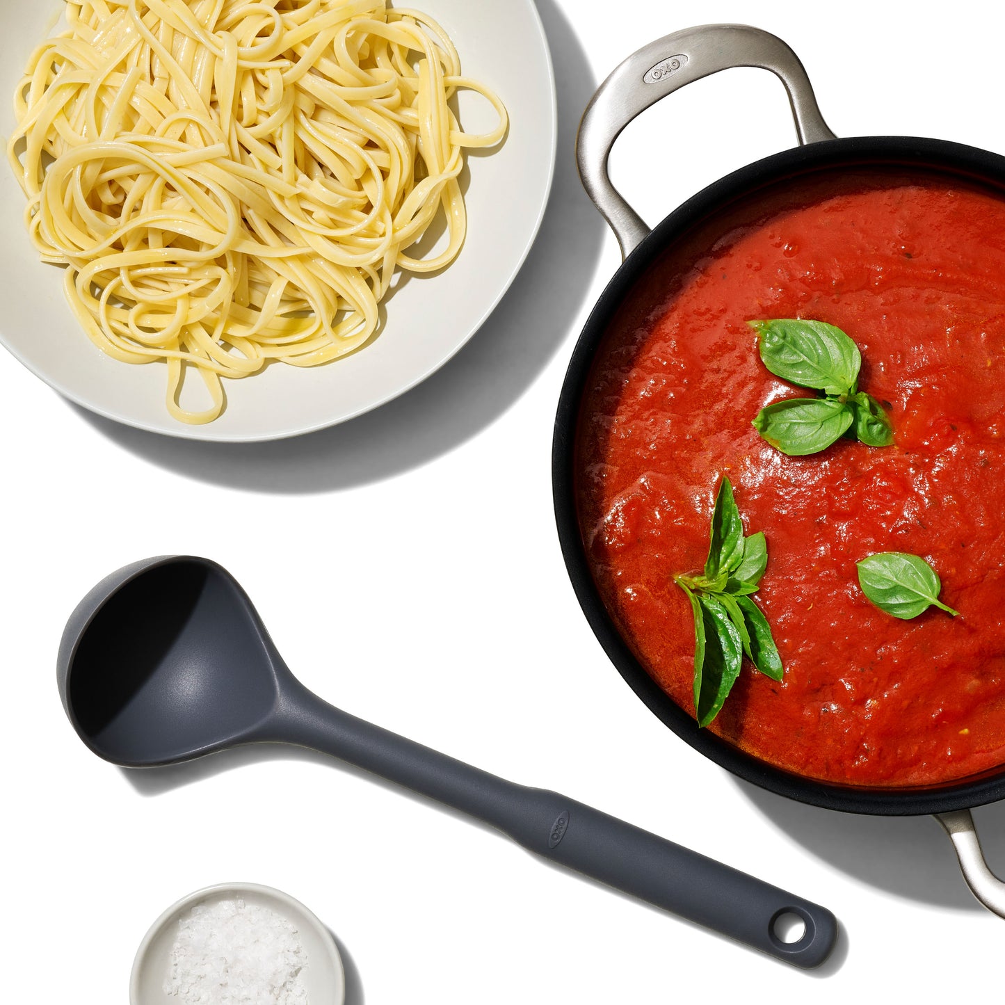 ช้อนซุปซิลิโคน รุ่นเฟล็กซิเบิล l OXO GG Small Silicone Ladle Peppercorn
