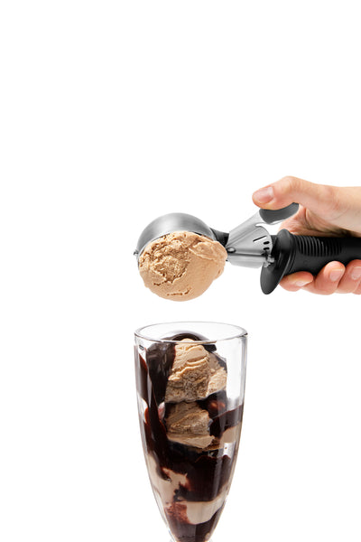 ที่ตักไอศกรีม l OXO GG Classic Swipe Ice Cream Scoop